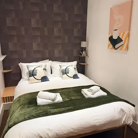 3 Bed Stunning Mazot Slopeside Newly Renovated * Corbés